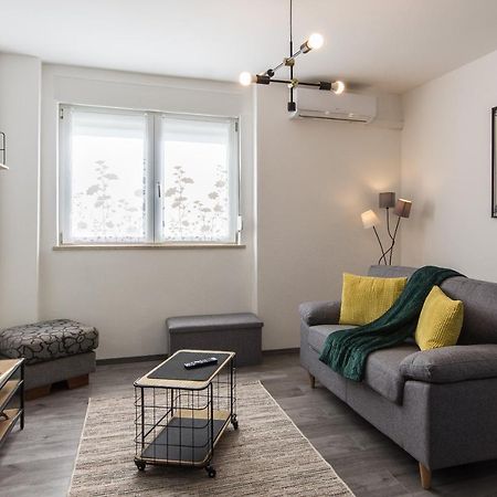 Apartment Retiro Пула Екстериор снимка