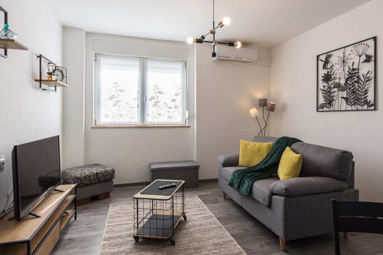 Apartment Retiro Пула Екстериор снимка